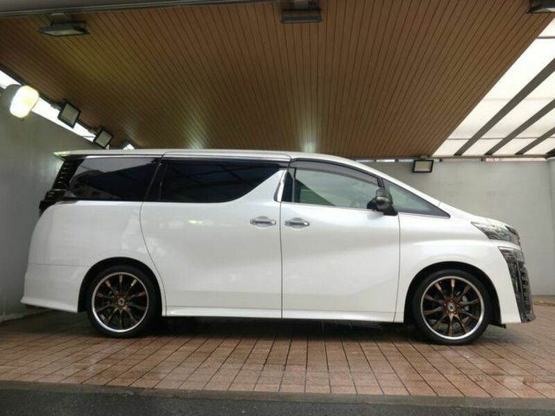 VELLFIRE-27