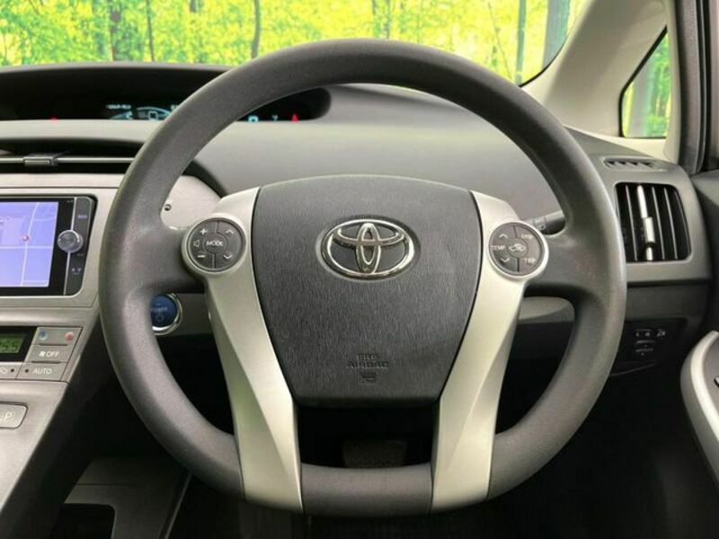PRIUS-11