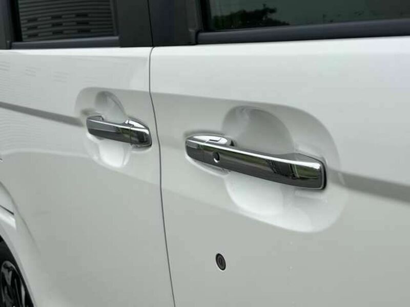 N BOX CUSTOM-13