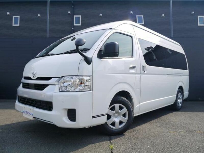TOYOTA HIACE COMMUTER