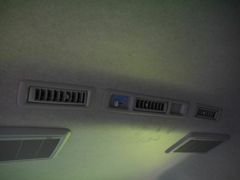 HIACE COMMUTER