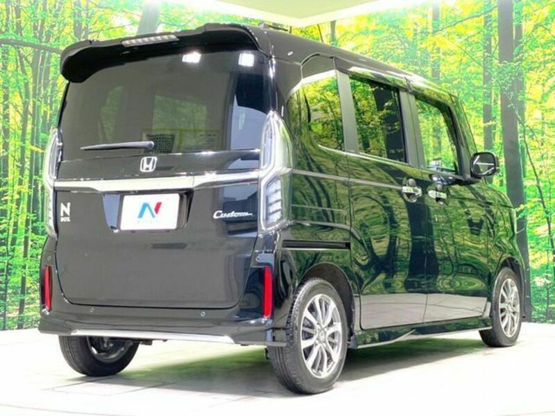 N BOX CUSTOM