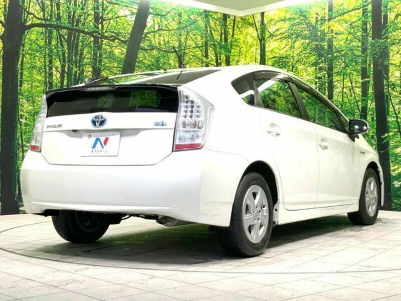 PRIUS-16
