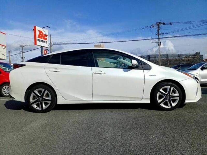 PRIUS-11