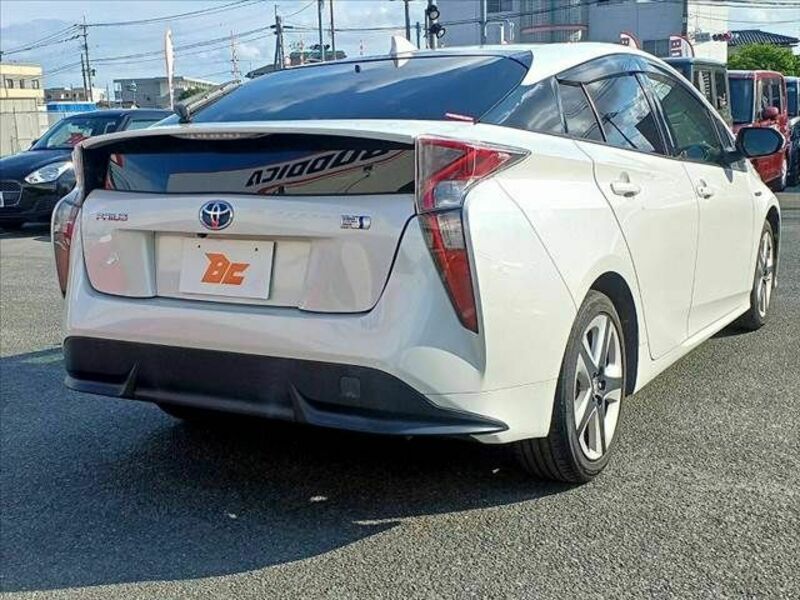 PRIUS-12