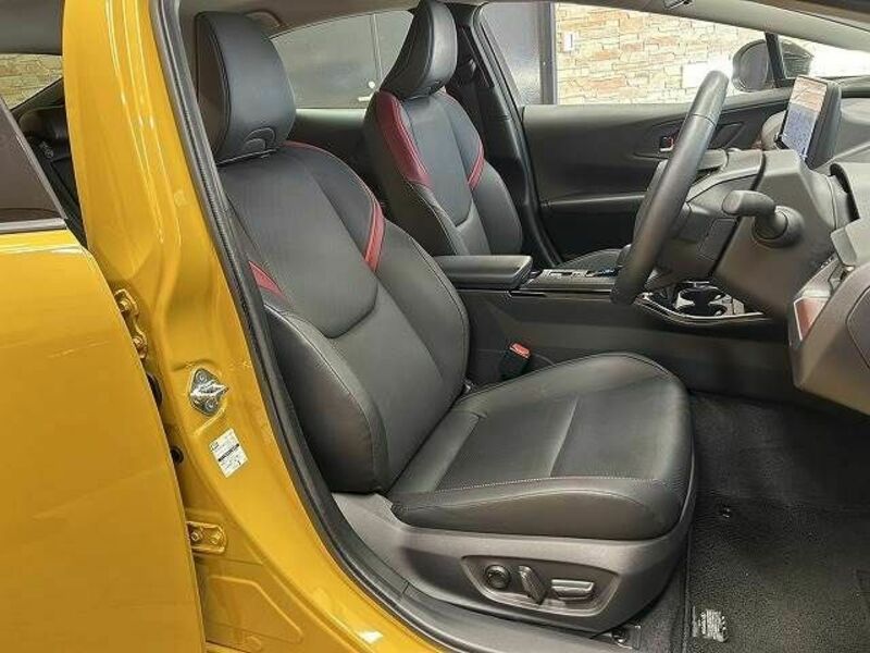 PRIUS-4