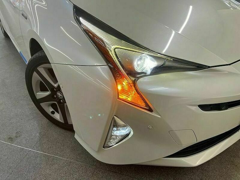 PRIUS-10