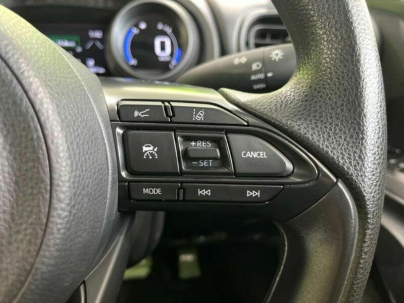 YARIS CROSS
