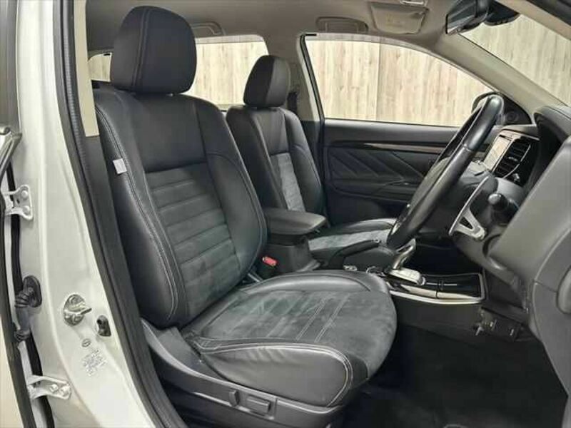 OUTLANDER PHEV