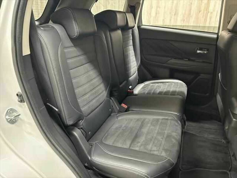 OUTLANDER PHEV