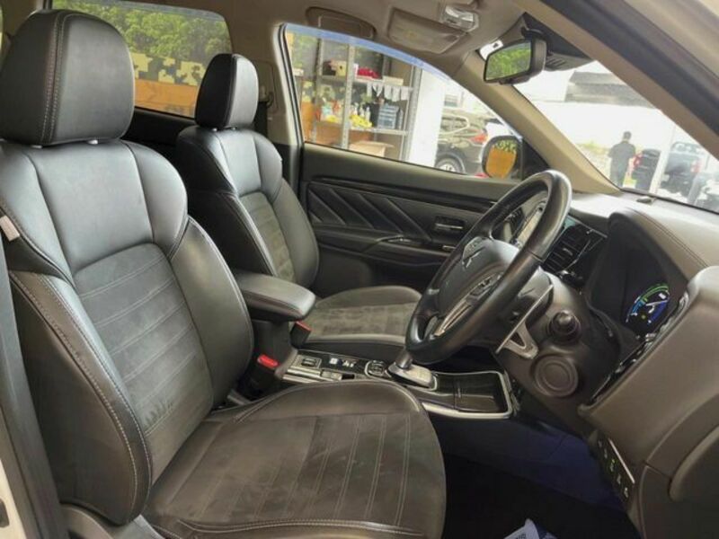 OUTLANDER PHEV