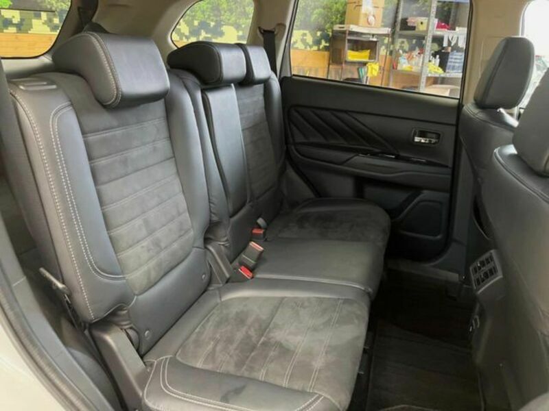 OUTLANDER PHEV