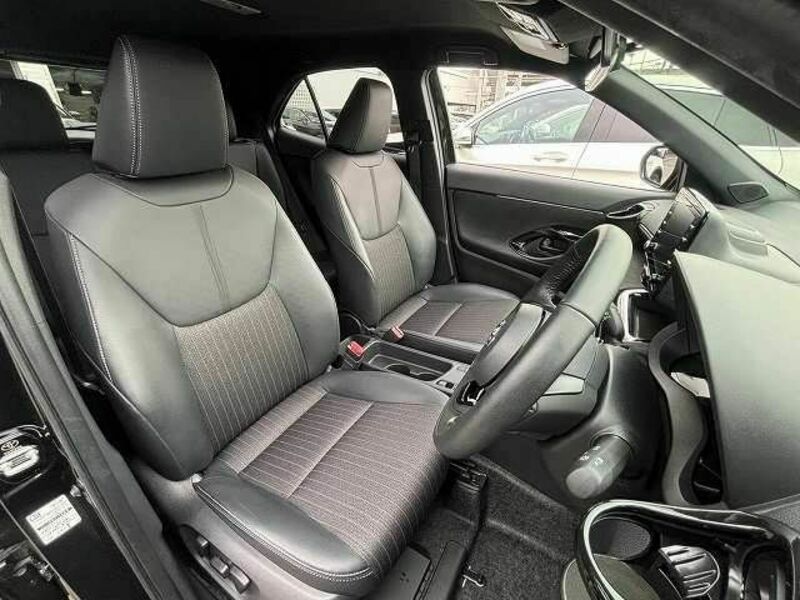 YARIS CROSS
