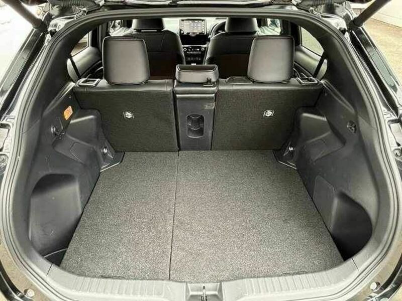 YARIS CROSS