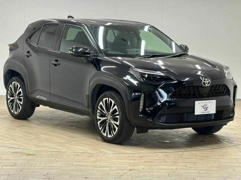 YARIS CROSS
