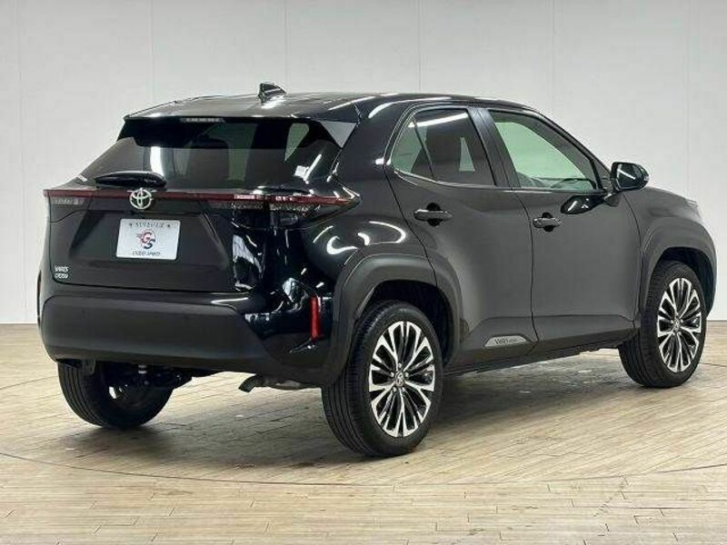 YARIS CROSS