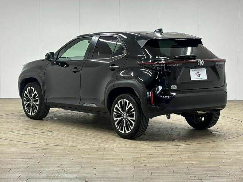 YARIS CROSS