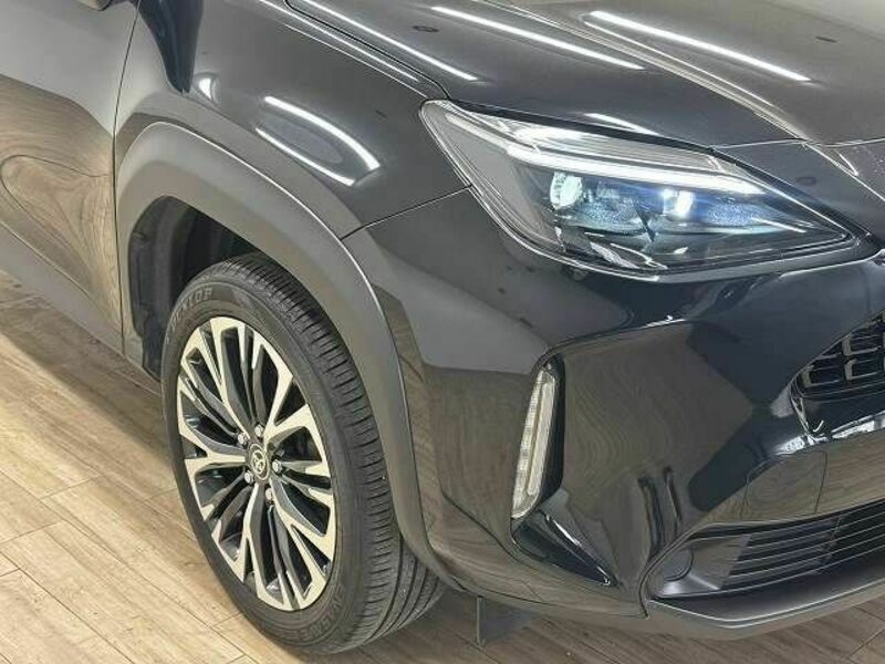 YARIS CROSS