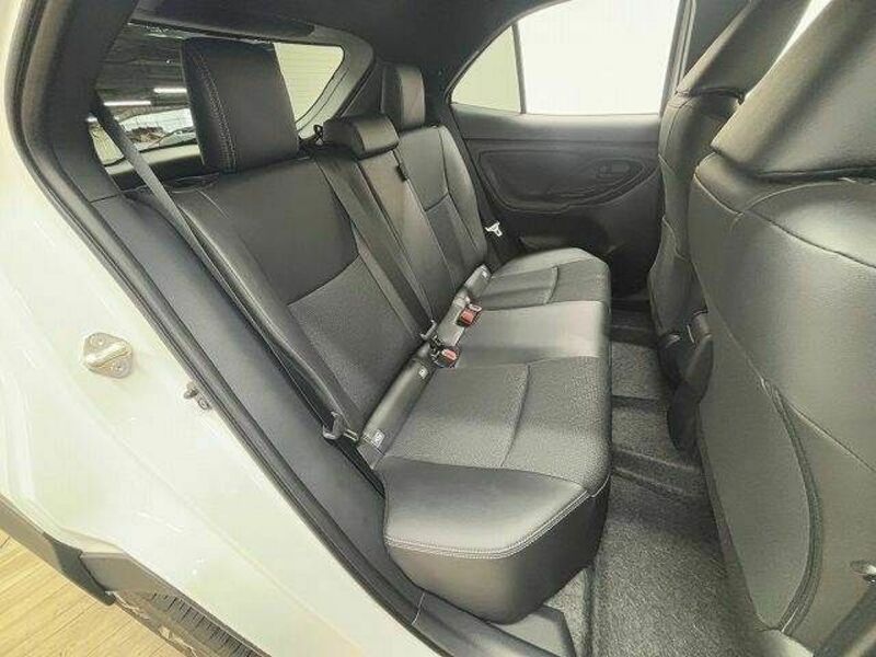 YARIS CROSS-5