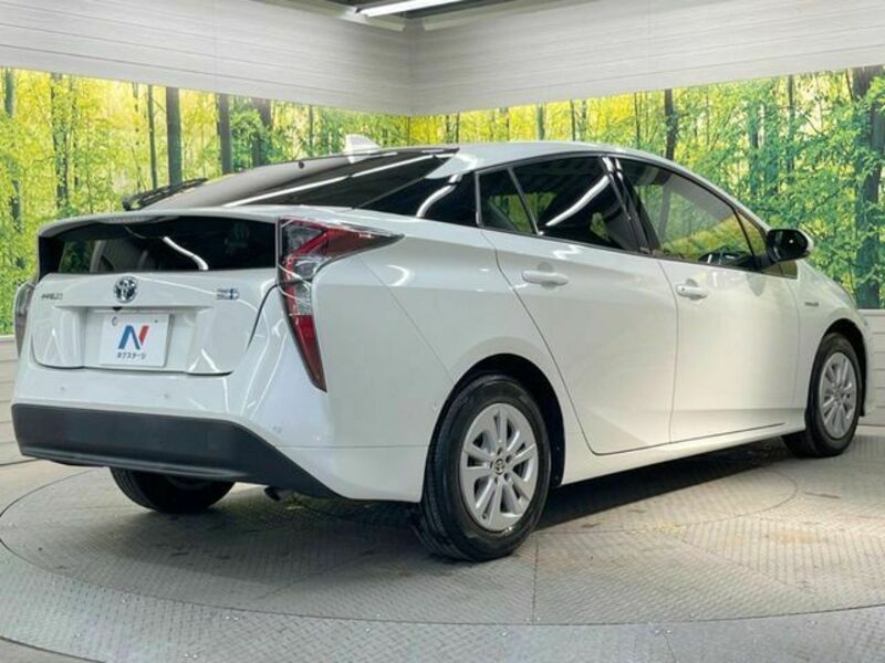 PRIUS-16