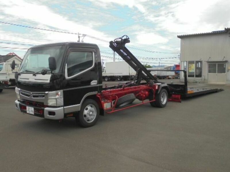 MITSUBISHI　CANTER
