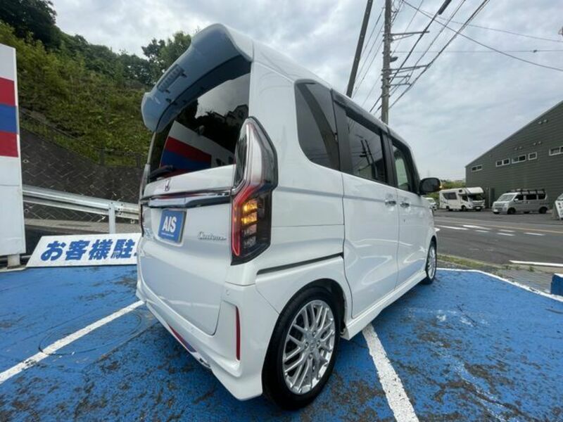 N BOX CUSTOM