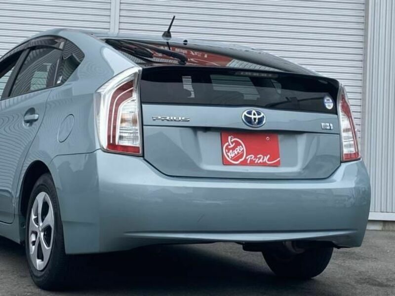 PRIUS-11
