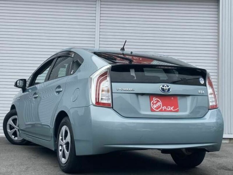 PRIUS-13