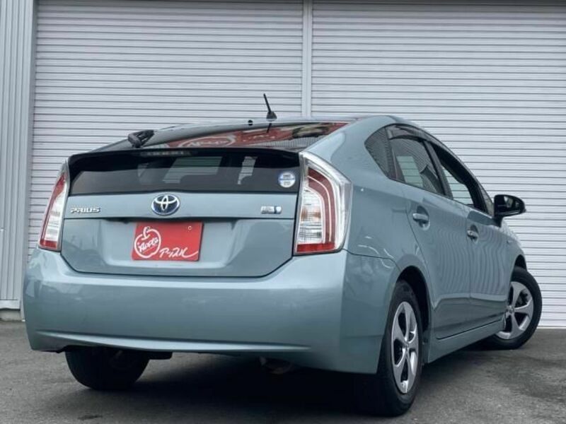 PRIUS-16