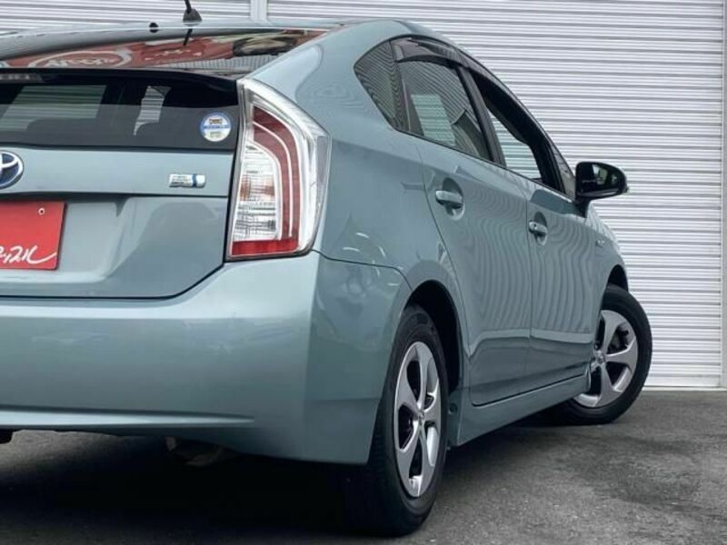 PRIUS-18