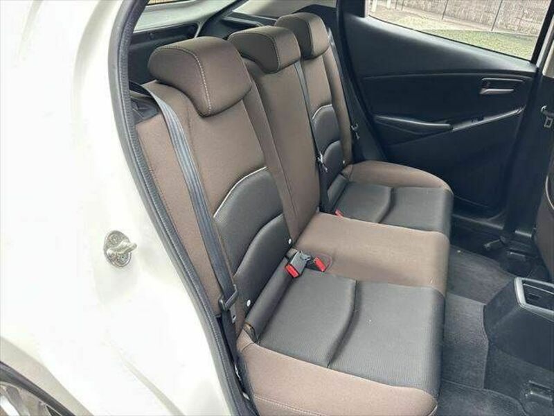 MAZDA2