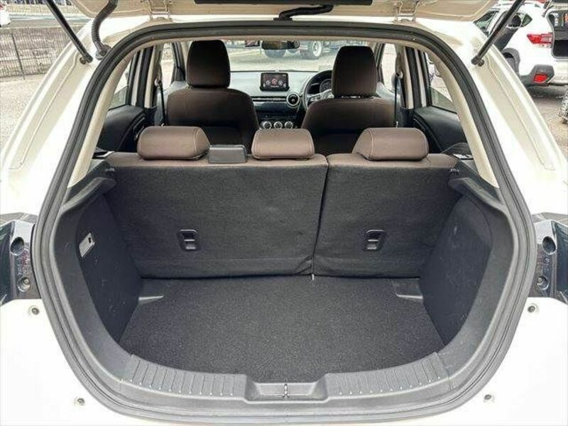 MAZDA2