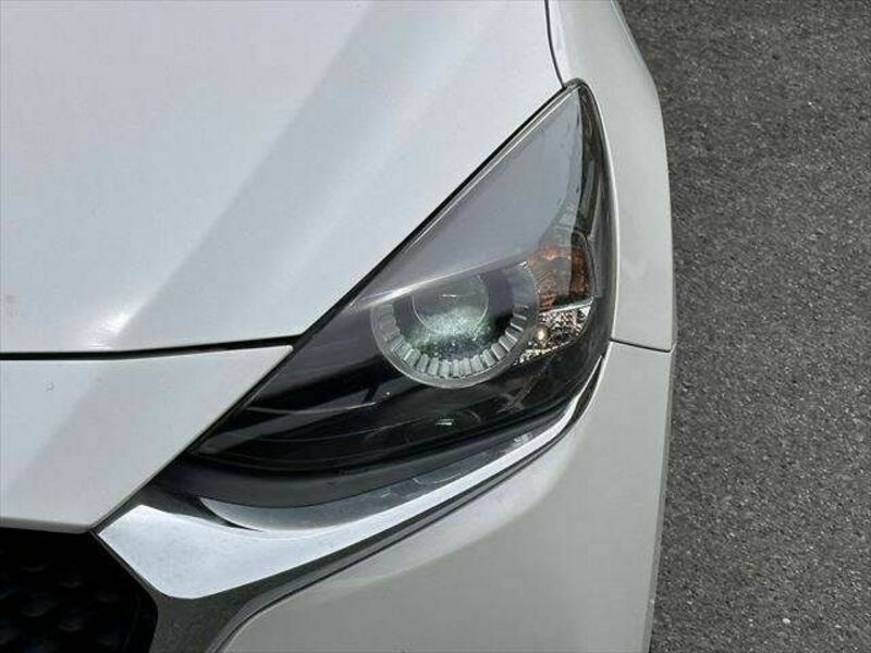 MAZDA2