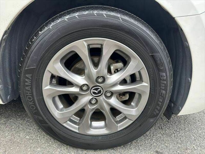 MAZDA2