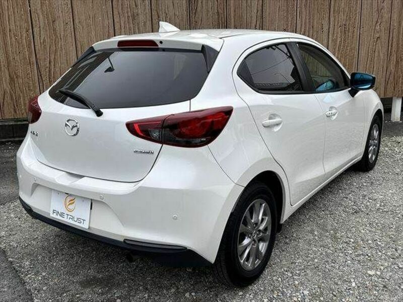 MAZDA2