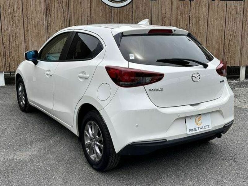 MAZDA2