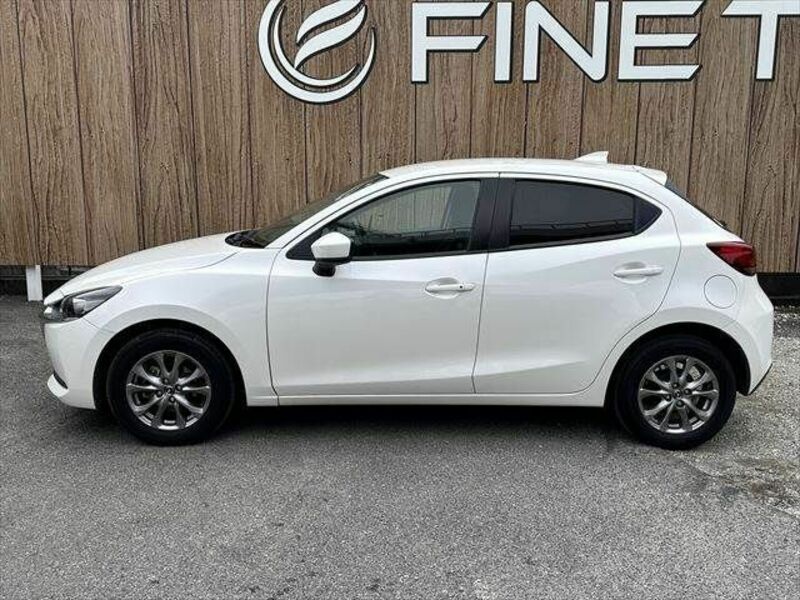 MAZDA2