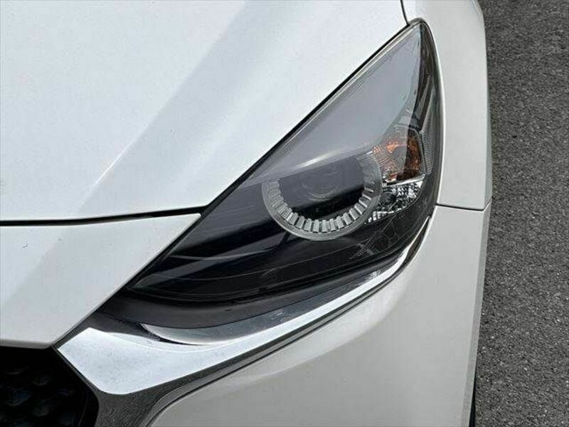 MAZDA2