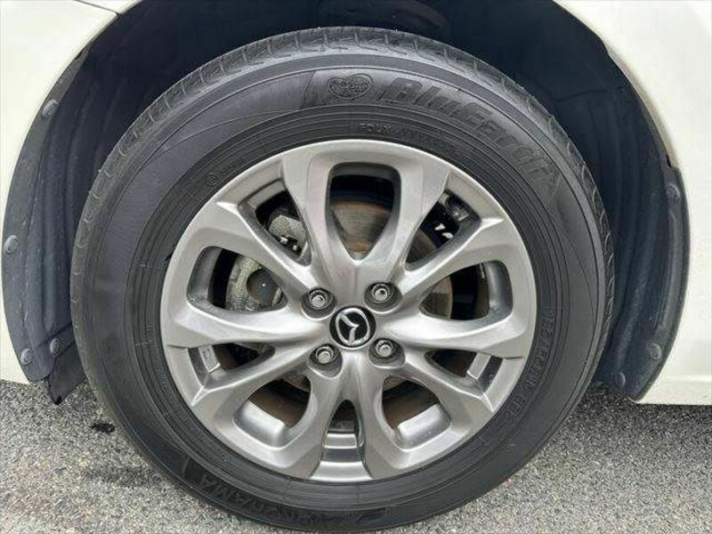 MAZDA2