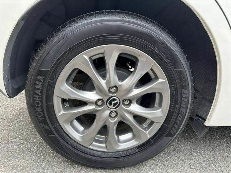 MAZDA2