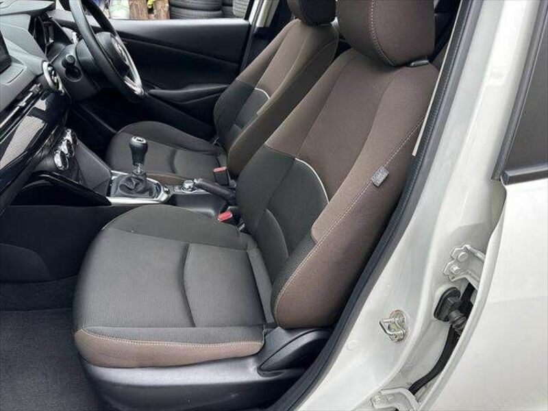 MAZDA2