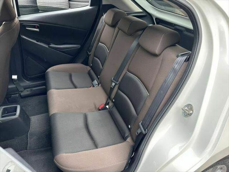 MAZDA2