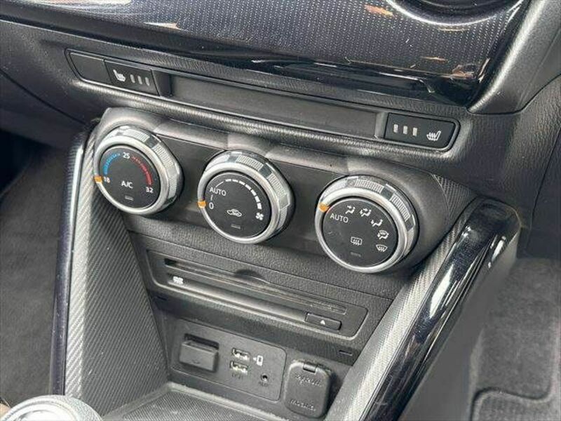 MAZDA2