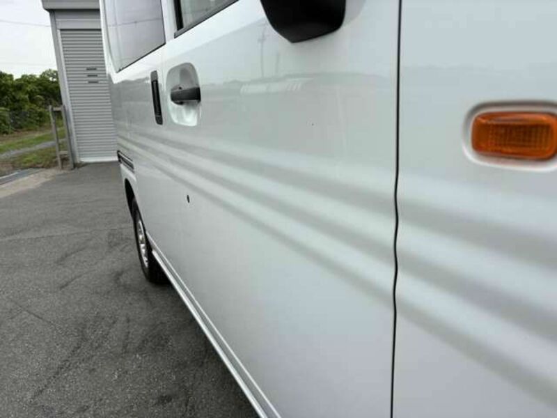 N-VAN-9