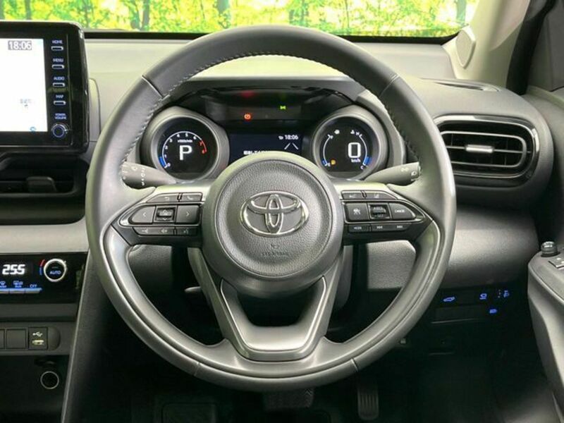 YARIS CROSS