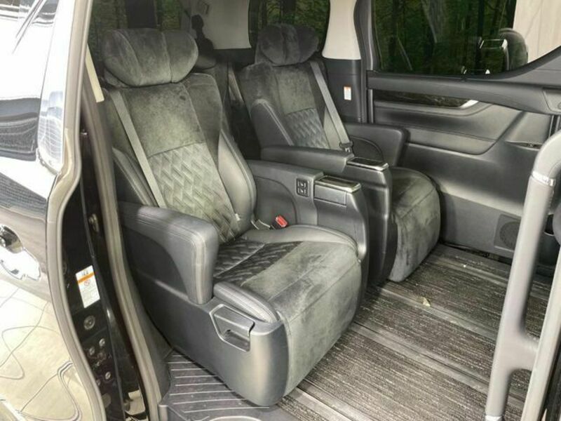 VELLFIRE-8