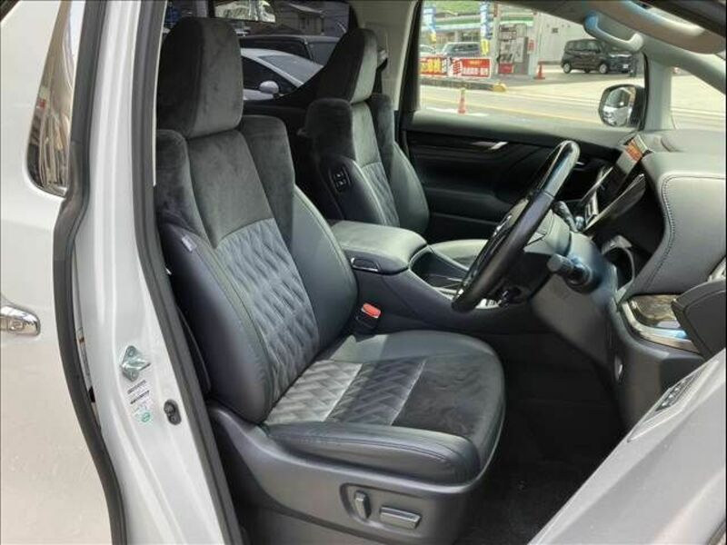 VELLFIRE-13