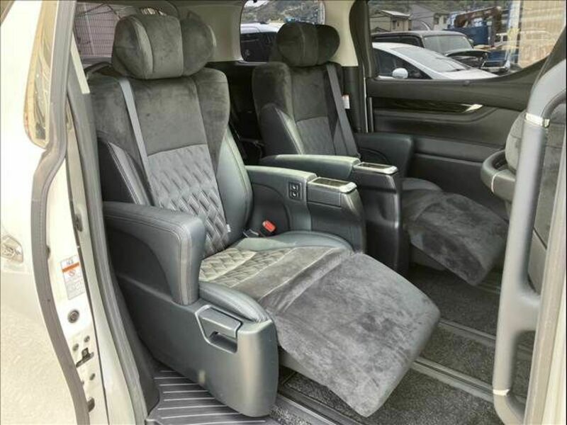 VELLFIRE-16