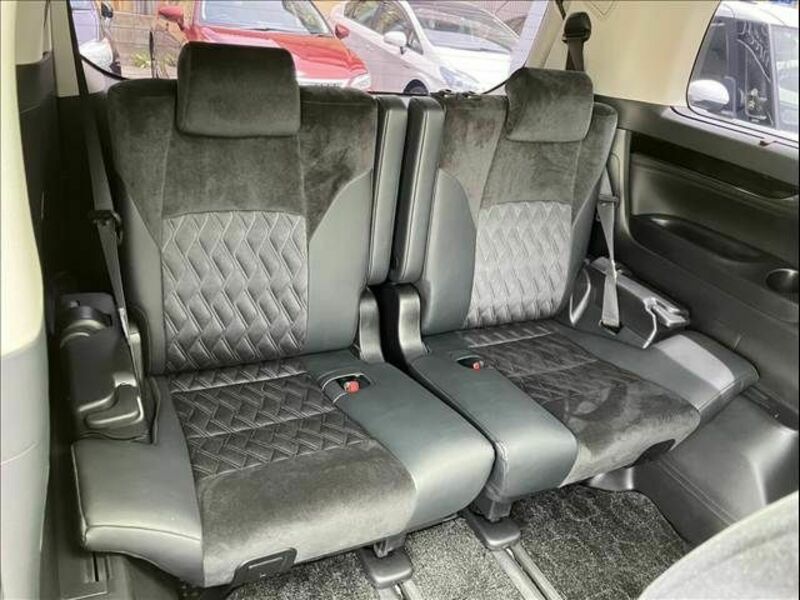 VELLFIRE-17