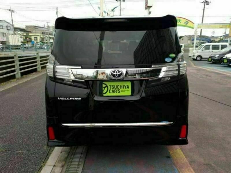 VELLFIRE-11